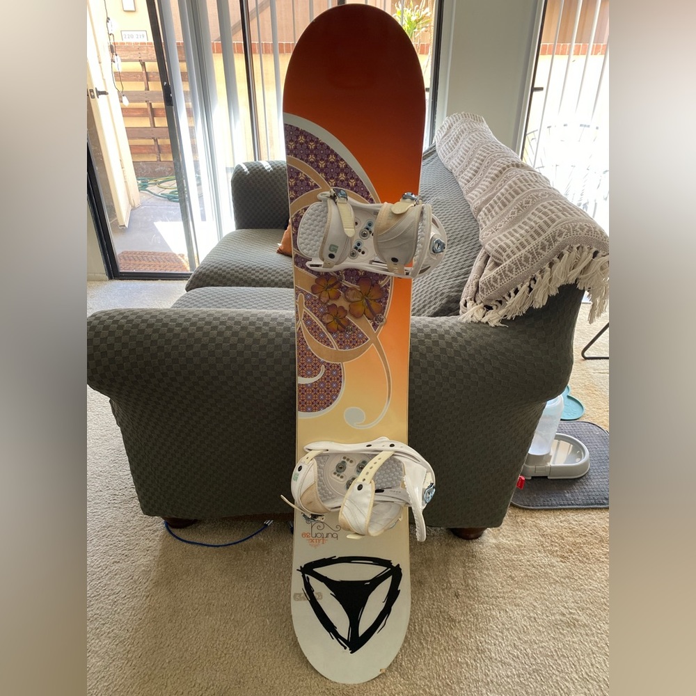 Women’s snowboard, binding & boots